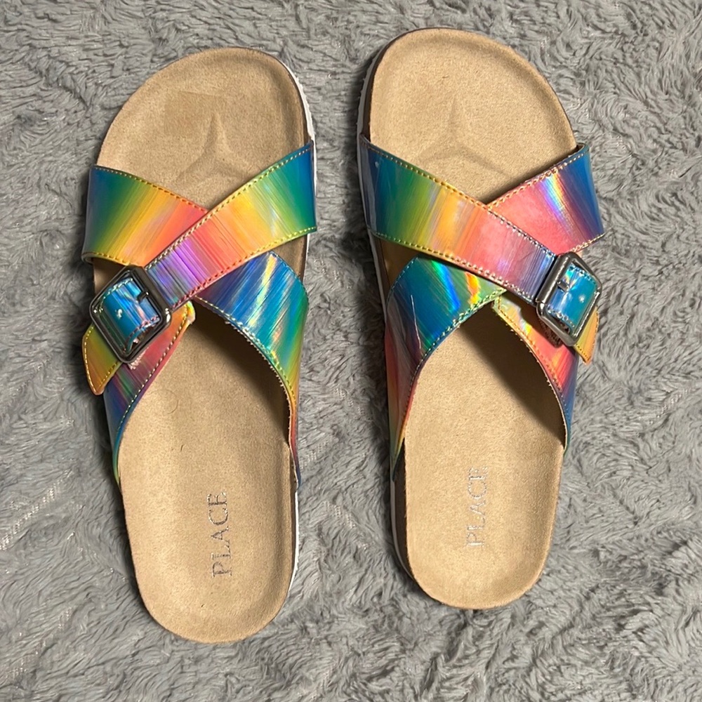 NWOT Girls Criss Cross Slides Size 5